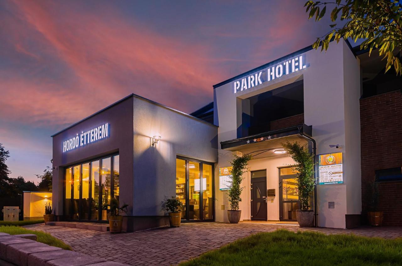 Park Hotel Buek-Buekfuerdo Exterior foto